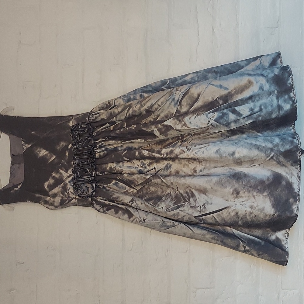 Sweet Kid's Silver Formal Dress, Size 8 , Excellent Condition